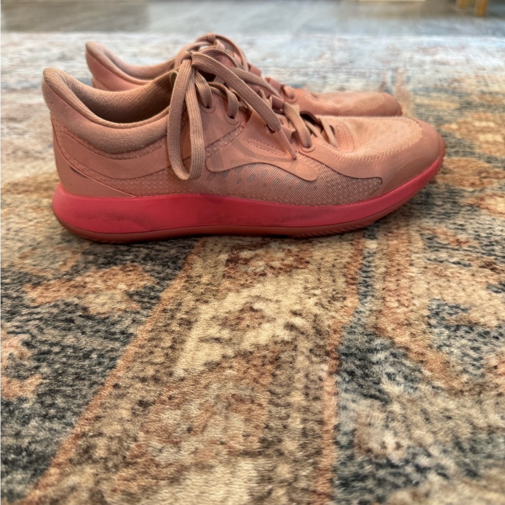 GUC Lululemon strongfeel lifting shoes size 7